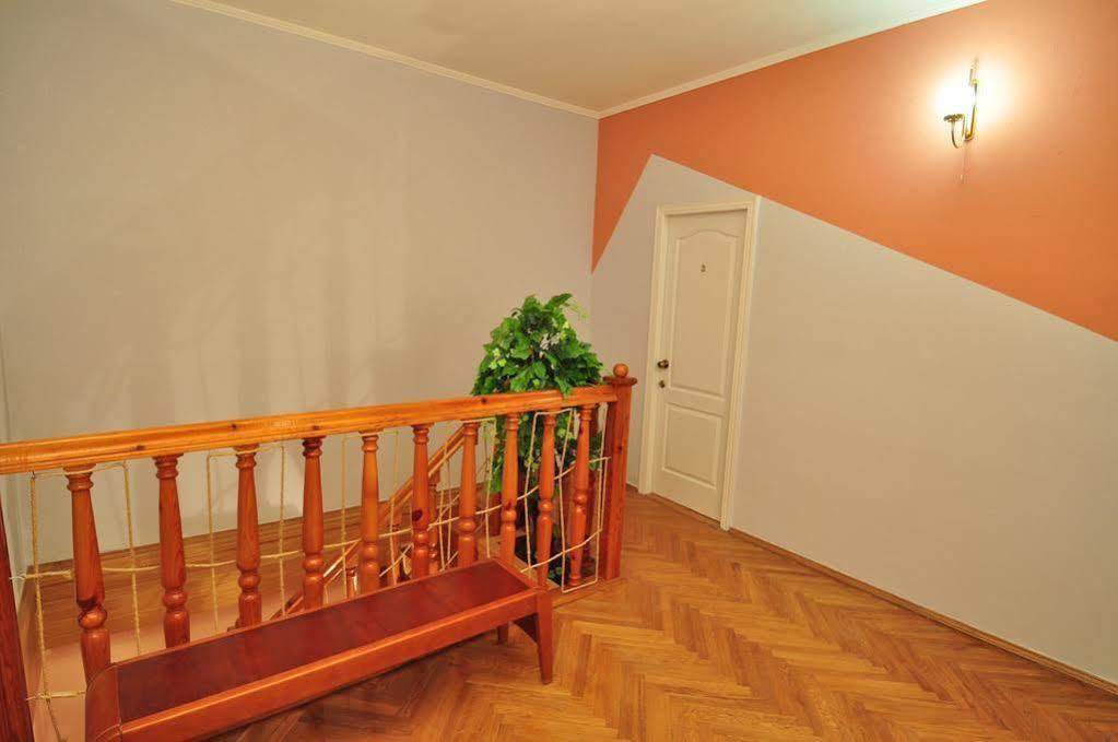 Status Guesthouse Kiev Eksteriør bilde